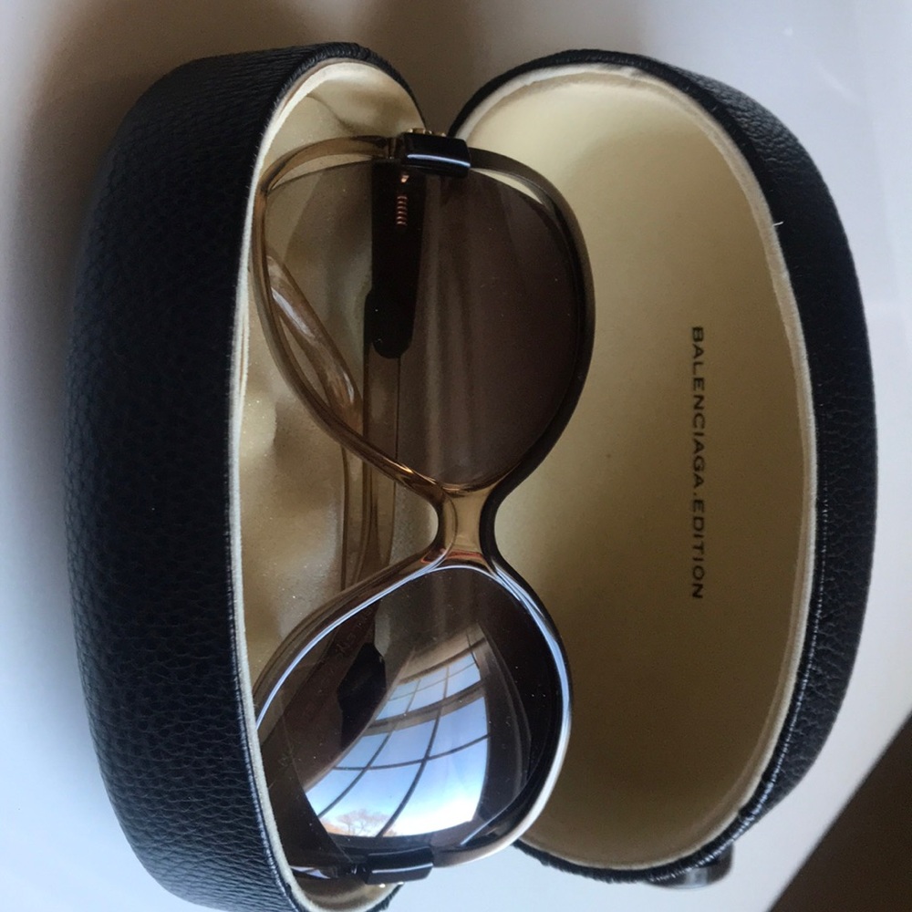 Authentic Balenciaga  sunglasses new